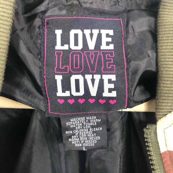 Women’s Camouflage Print Fashion Baseball Jacket - Picture 4 of 4